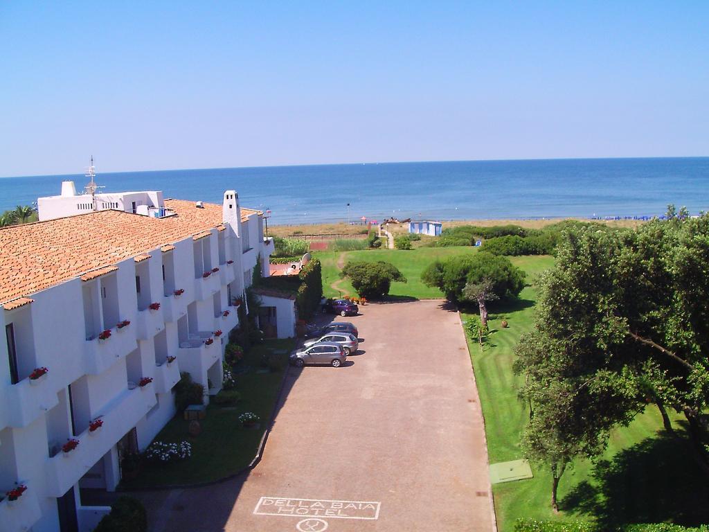 Hotel Della Baia Baia Domizia Exteriör bild